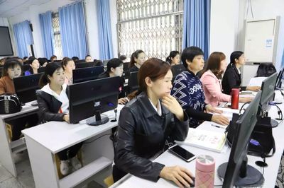 精準(zhǔn)脫貧，“致富經(jīng)”來了！合川區(qū)婦聯(lián)舉辦女性電商培訓(xùn)班